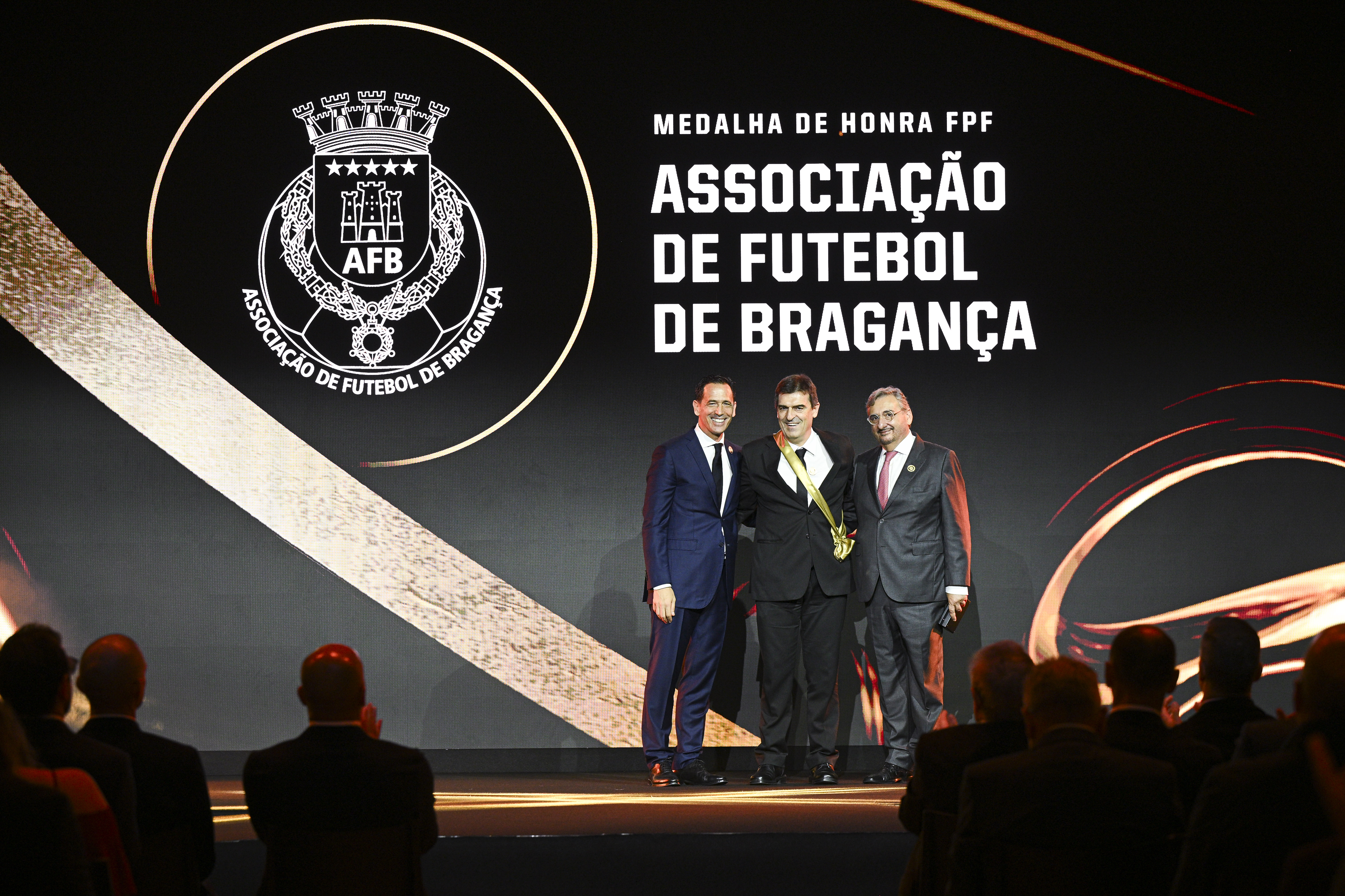 AF Bragança recebe Medalha de Honra da FPF 