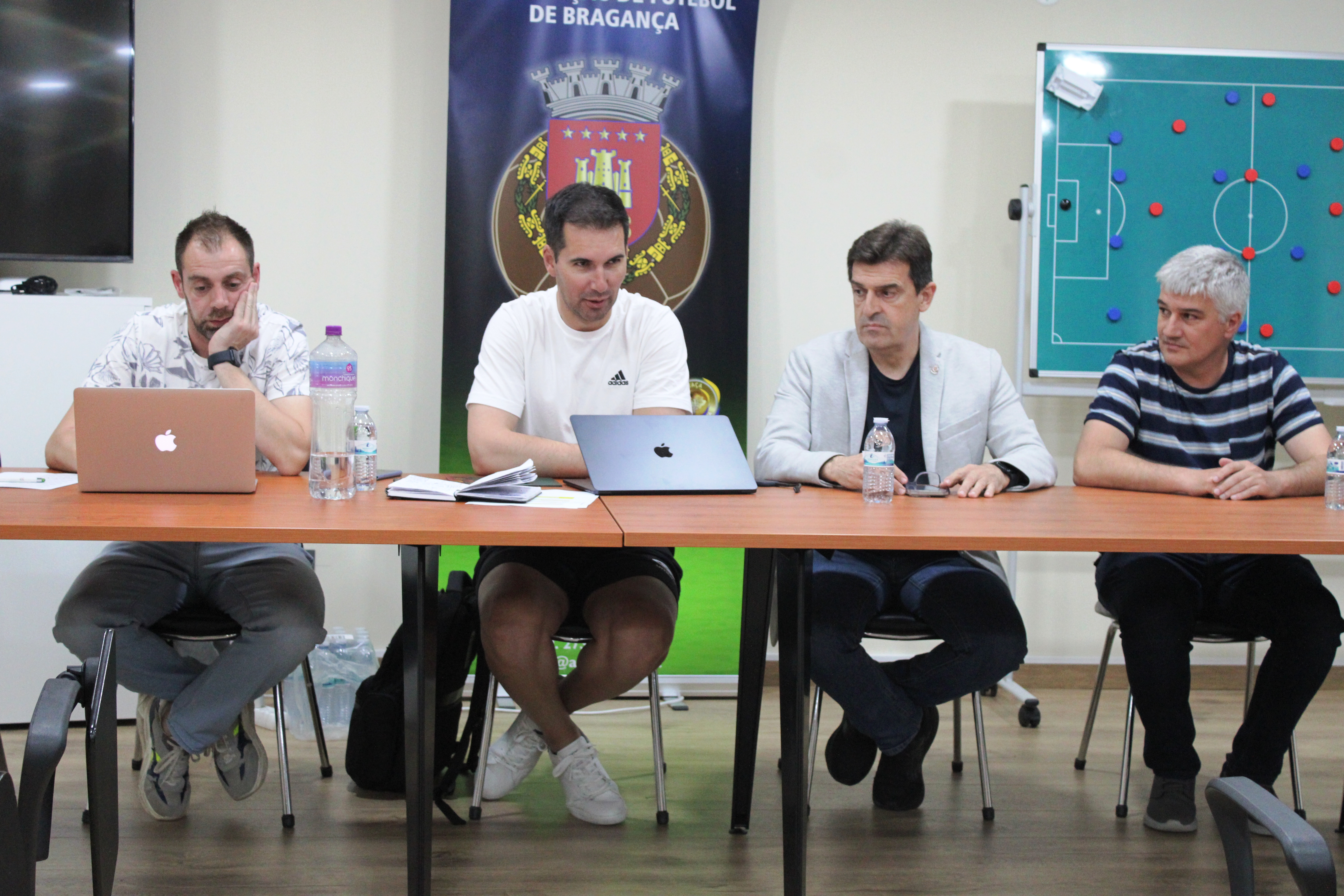 Clubes de futsal reuniram com a AF Bragança 