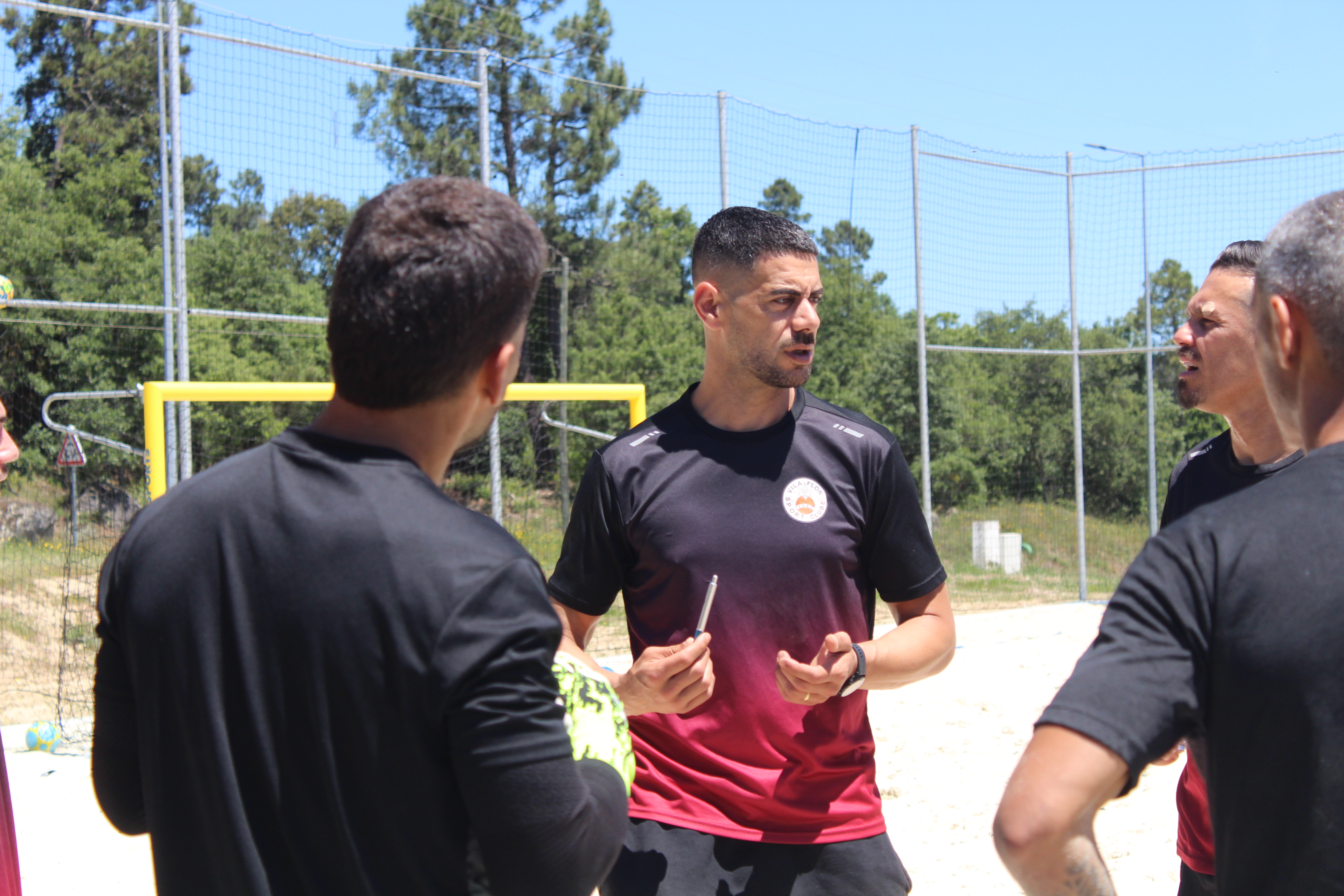 Vila Flor SC a cem por cento para o pontapé de saída da Elite de Futebol de Praia 