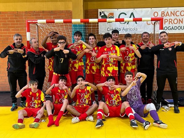 Escola Arnaldo Pereira é campeã distrital de futsal em juvenis pela terceira época consecutiva 
