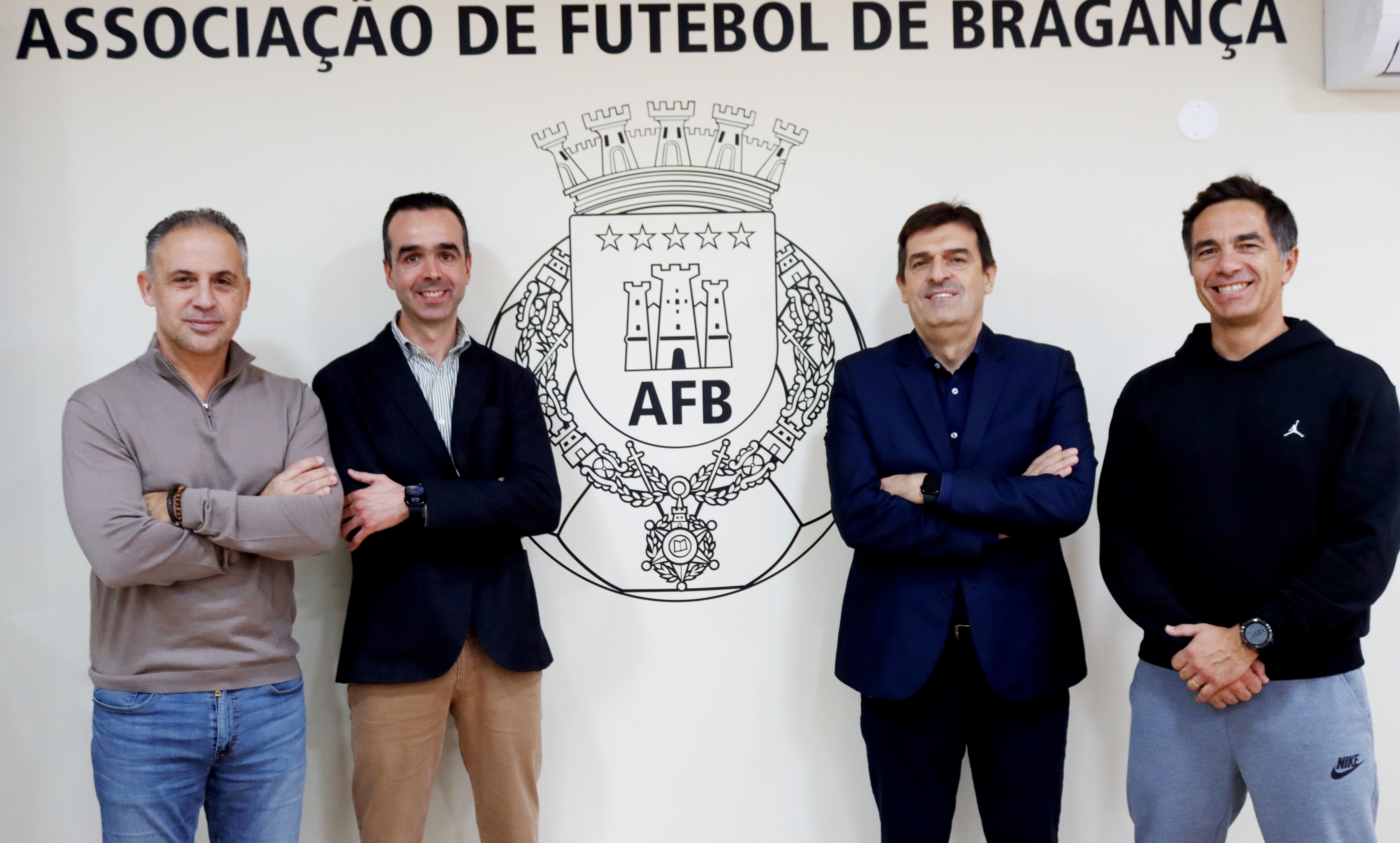 Duarte Gomes reuniu com a Direção e Conselho de Arbitragem da AF Bragança 